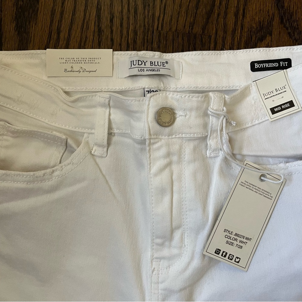 NWT Judy Blue white distressed boyfriend jeans 7